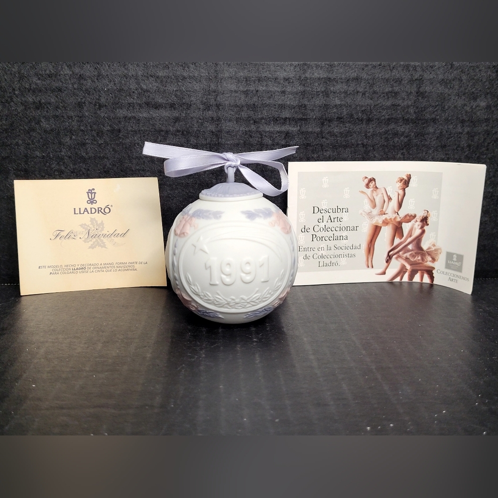 Lladro 1991 Christmas Ball Ornament #5829
